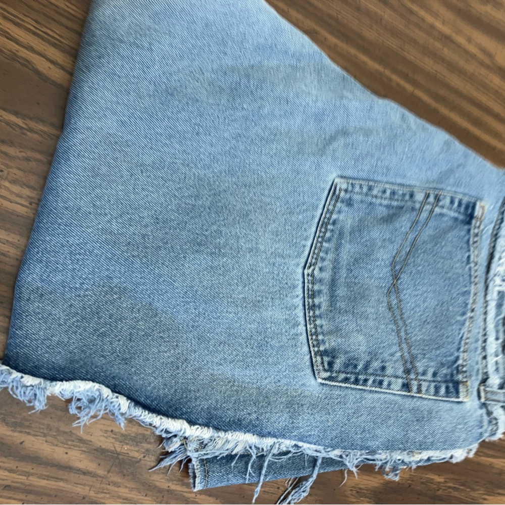 Stylish Light Blue Cropped Jeans